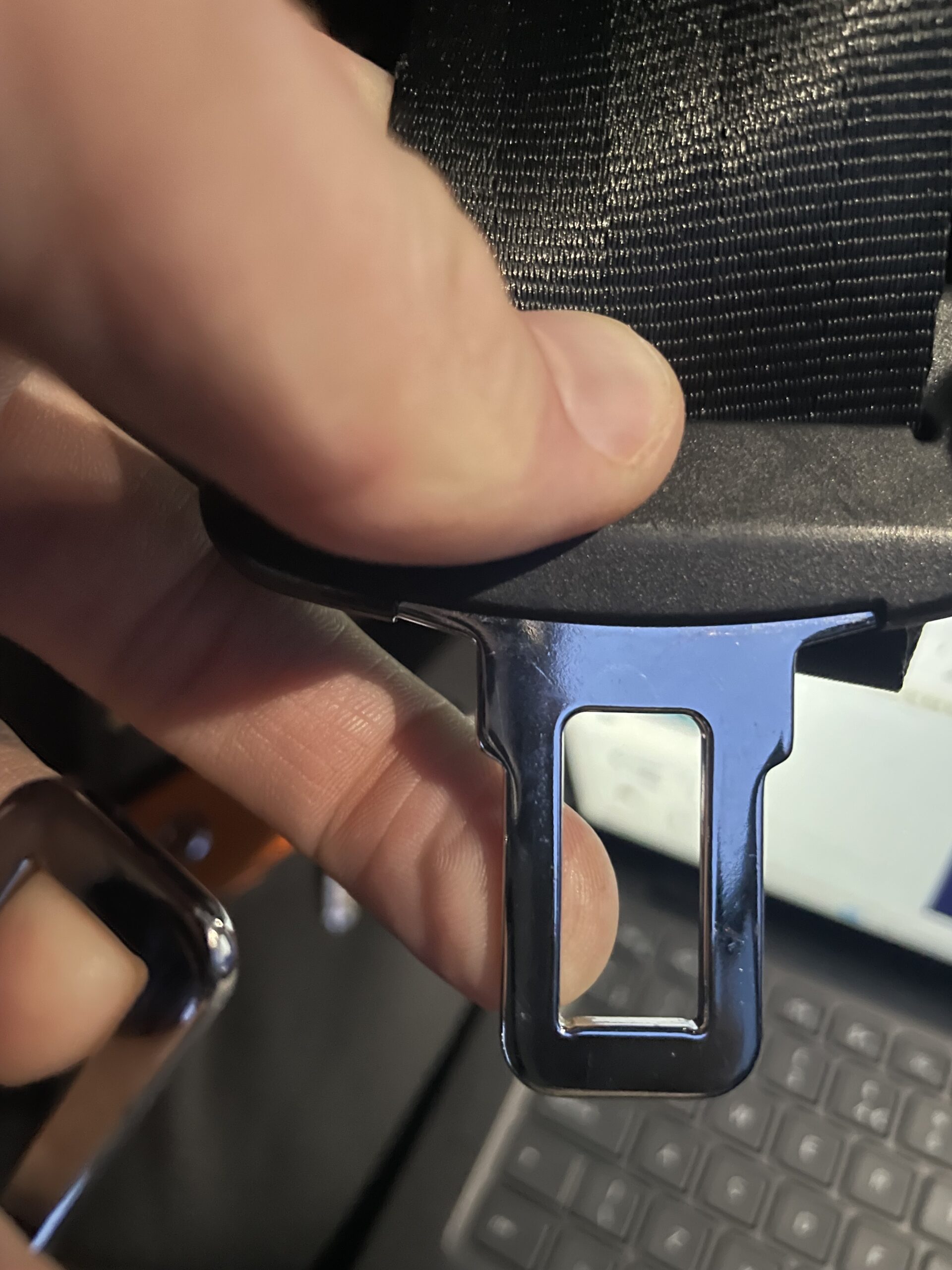 XC90 seat belt tongue for extender